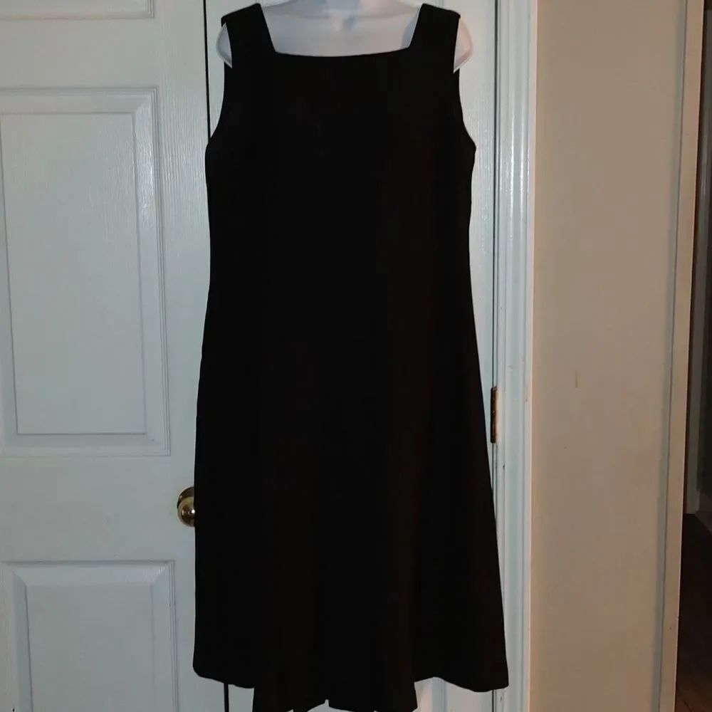 Leslie Fay  black sleeveless pleat dress  Sz 14